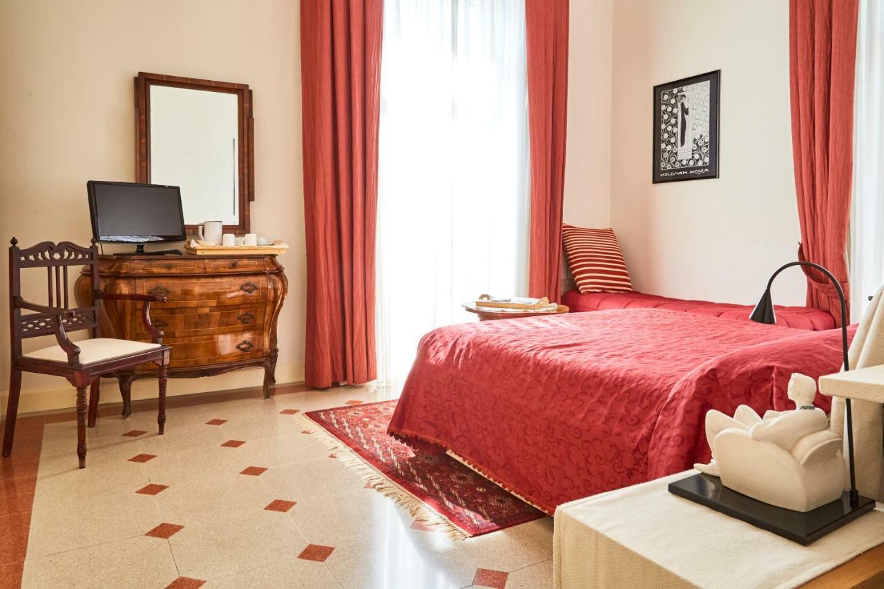 Suite Klimt P.Zza Amedeo Napoli Eksteriør billede